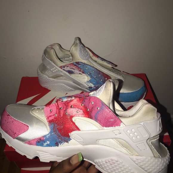 CUSTOM PINK HUARACHE NIKE SNEAKERS - Picture 4 of 4